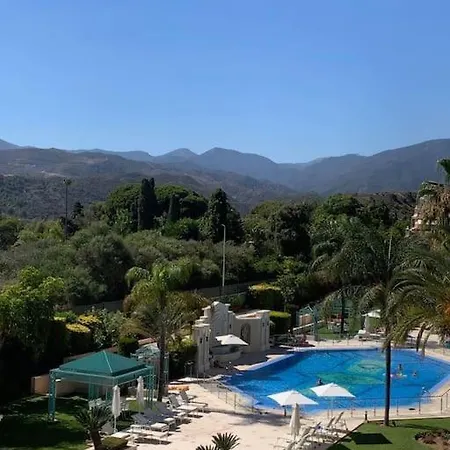 Apartment Elegant Penthouse On Marbella's Golden Mile *