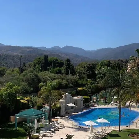 Apartment Elegant Penthouse On Marbella's Golden Mile *