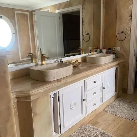 Apartment Elegant Penthouse On Marbella's Golden Mile Marbella