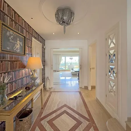 Elegant Penthouse On Marbella's Golden Mile Apartment Marbella