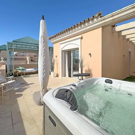 Apartment Elegant Penthouse On Marbella's Golden Mile