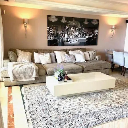 Apartment Elegant Penthouse On Marbella's Golden Mile
